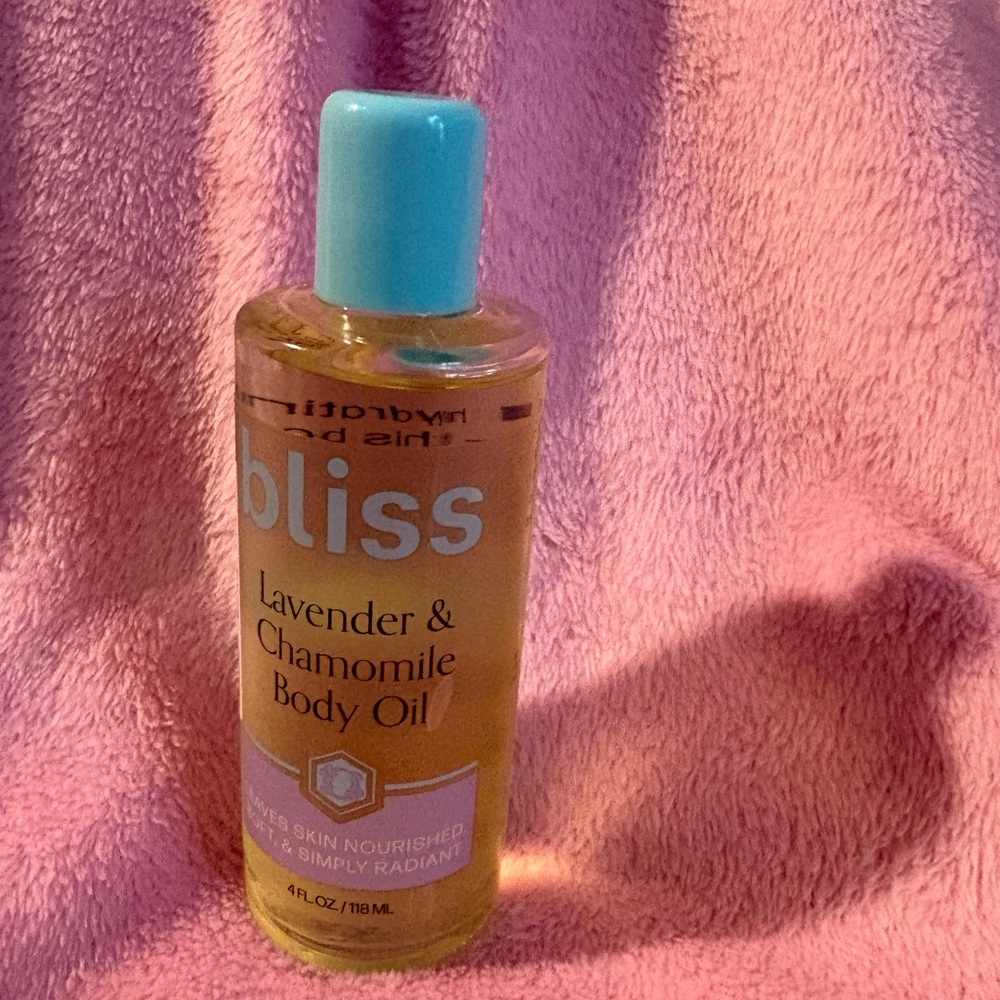 Bliss Lavender & Chamomile Body Oil with Blue Cap